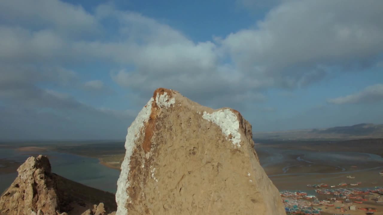 Sunehri / Sonari海滩的高角度视图视频素材