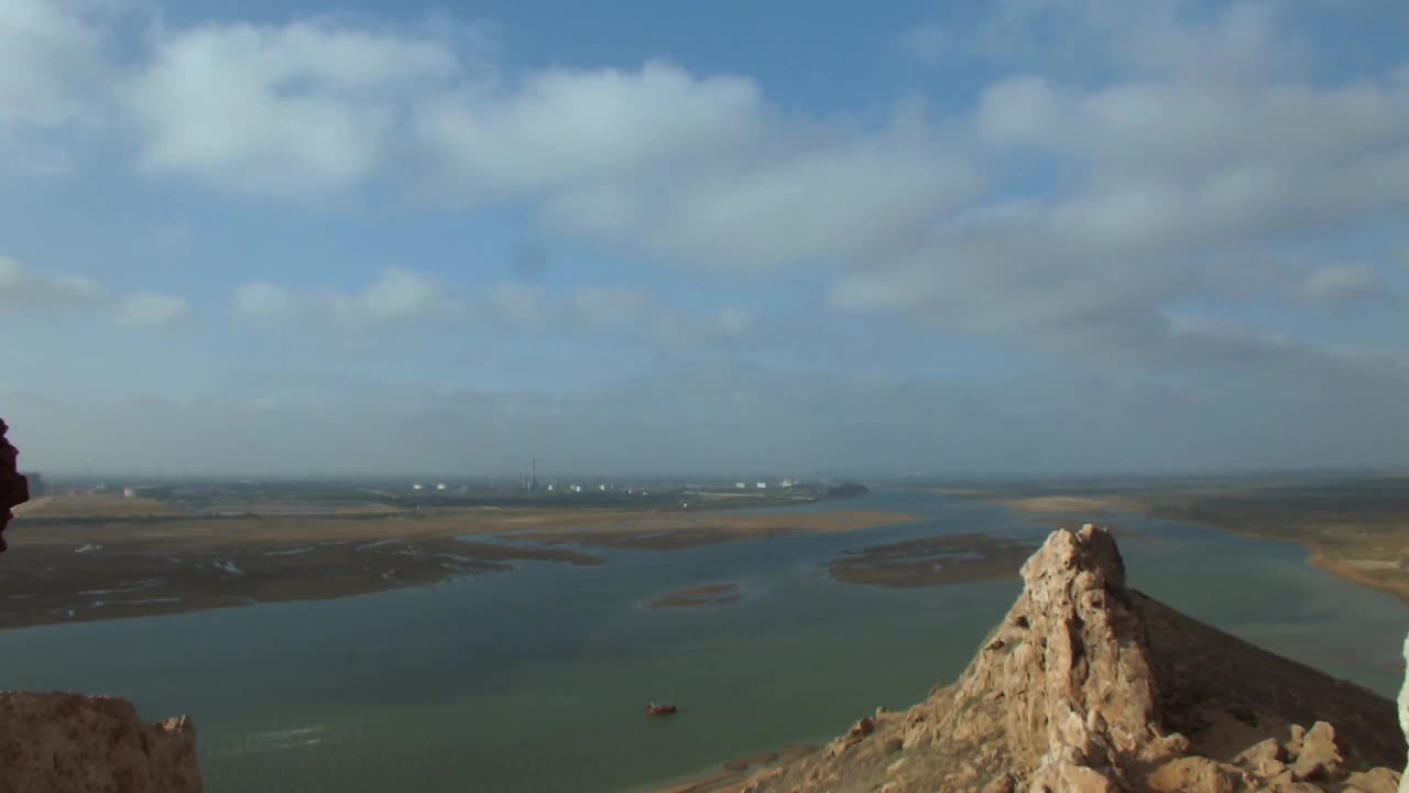 Sunehri / Sonari海滩的高角度视图视频下载