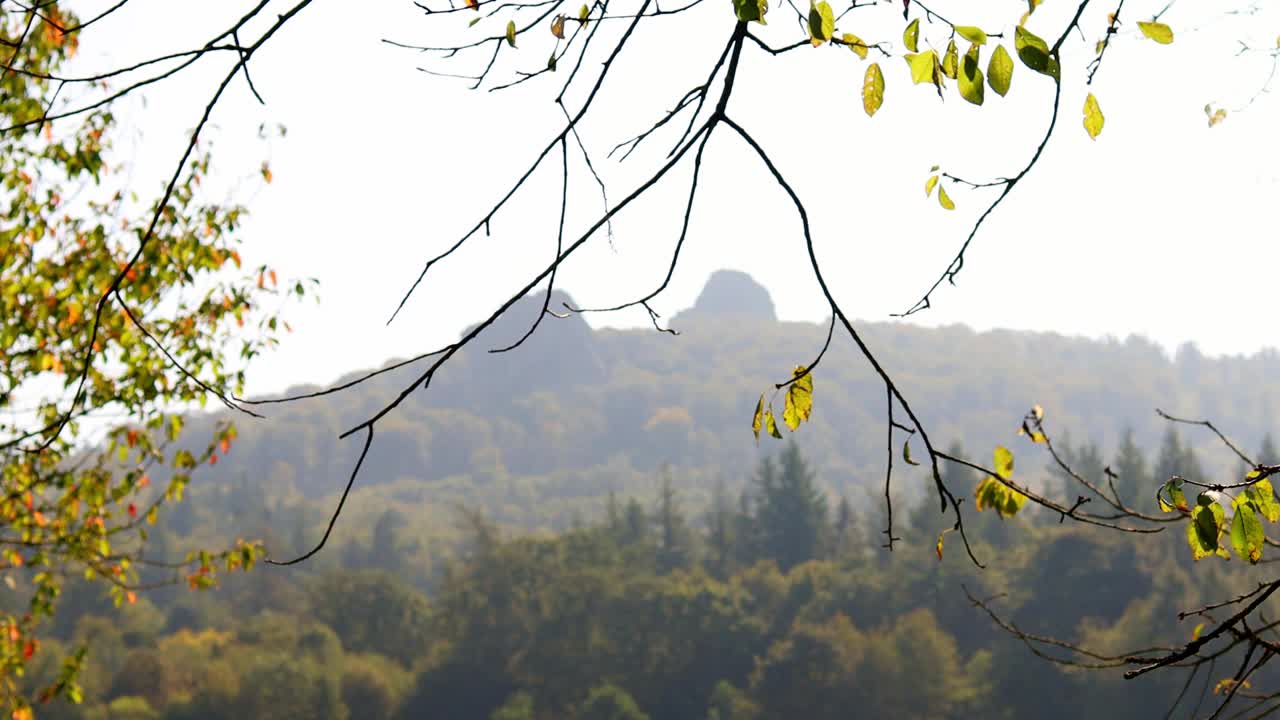 著名的德国bruchhauser steinin autumn 4k 25fps视频视频下载