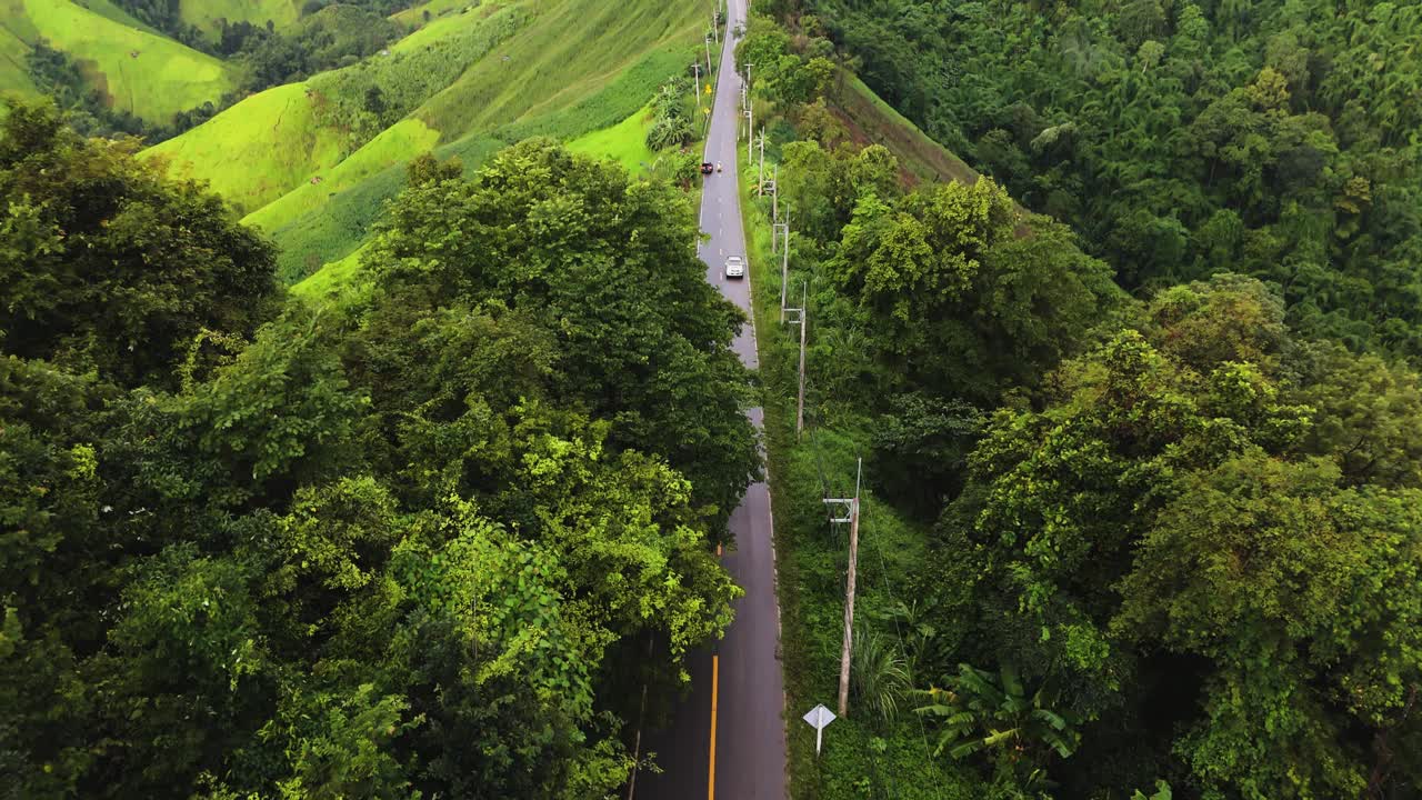 天路，一条在南高山上的路视频素材