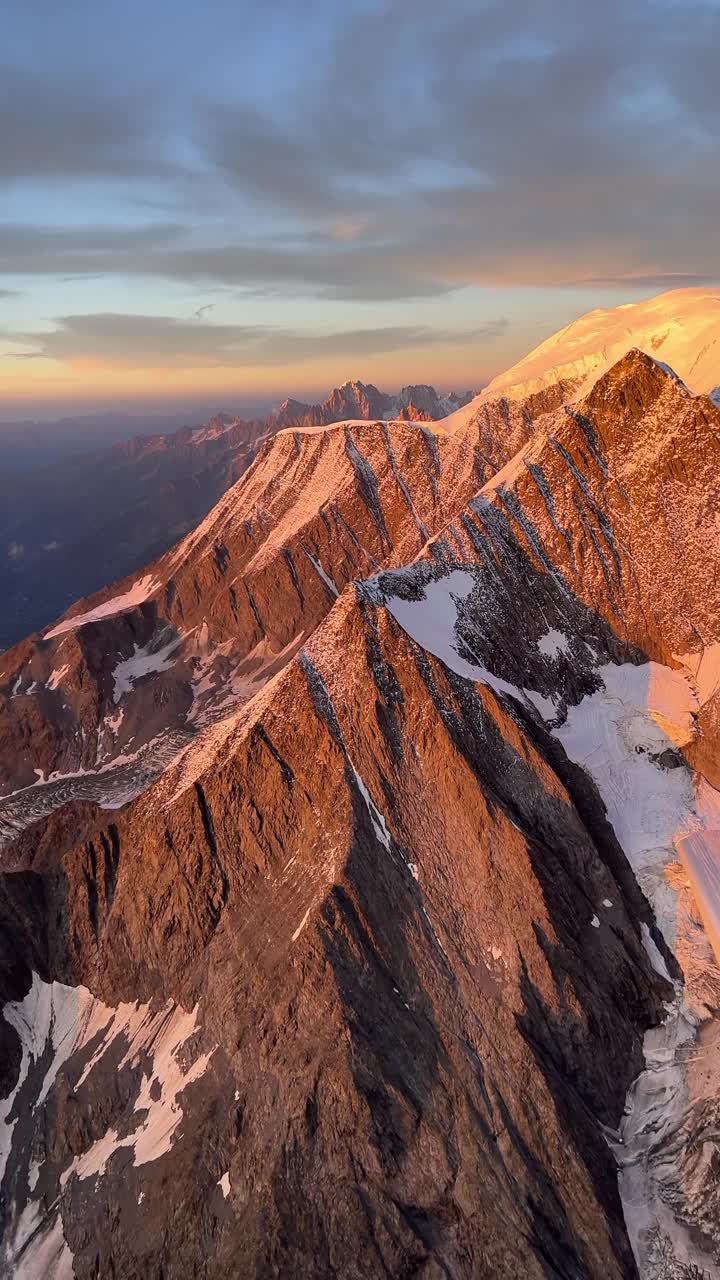 勃朗峰，夏蒙尼鸟瞰图视频素材