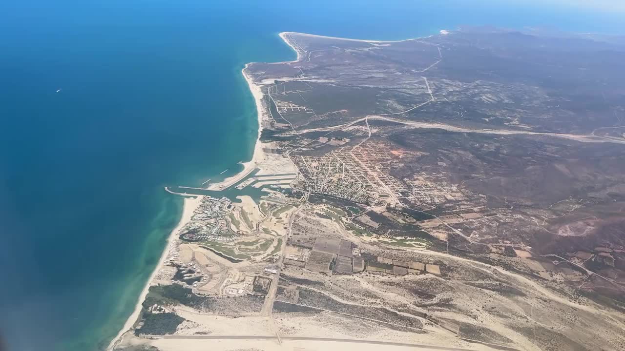 海岸景观及海岸线鸟瞰图视频下载