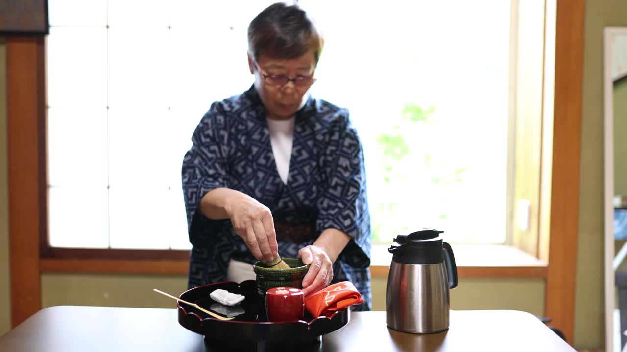 传统的日本抹茶茶道视频下载