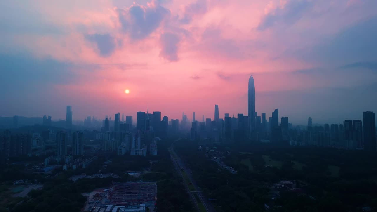 深圳智慧城市的天际线和日出鸟瞰图视频素材