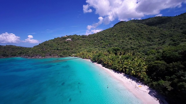 美国圣约翰霍斯内斯特湾海滩的航拍视频视频素材