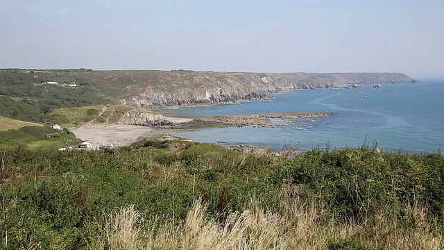 英国康沃尔郡肯纳克沙群岛的蜥蜴半岛海岸线视频素材