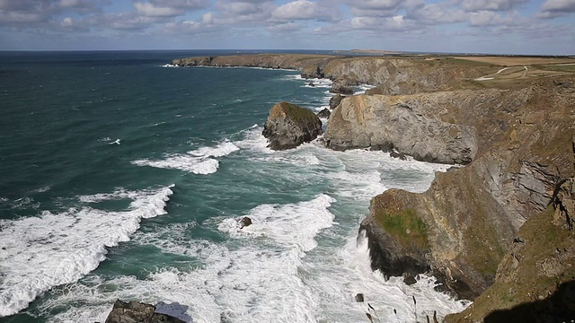 英国纽基附近的北康沃尔海岸Bedruthan Steps英格兰视频素材