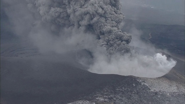 新茂达克活火山视频素材