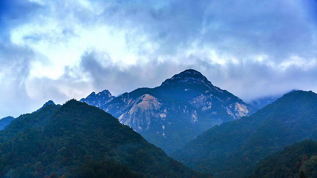 中国湖北省大别山的神奇云视频下载