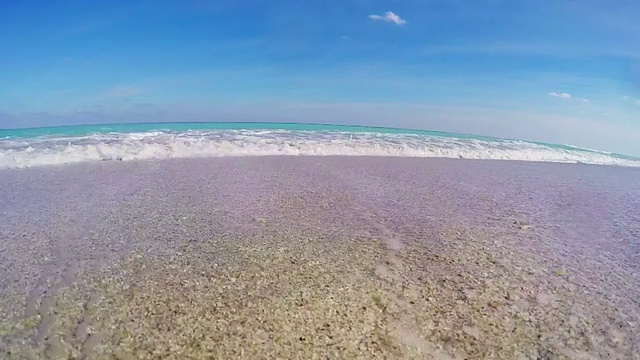 海浪流过镜头视频下载