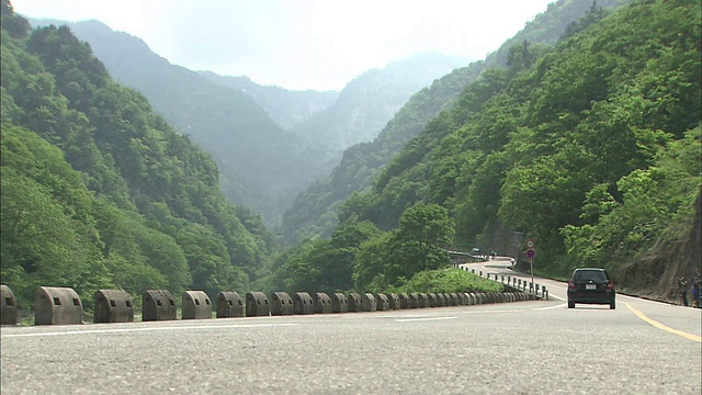 日本博山超级林道森林路视频素材