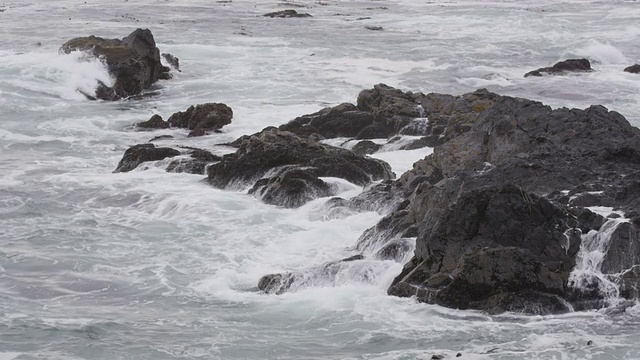 海浪黑色岩石2视频素材