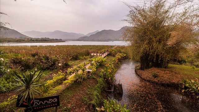 日以继夜的山水景观与山和水库视频素材