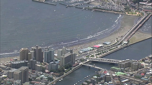 拥挤的海滩度假胜地，日本视频素材