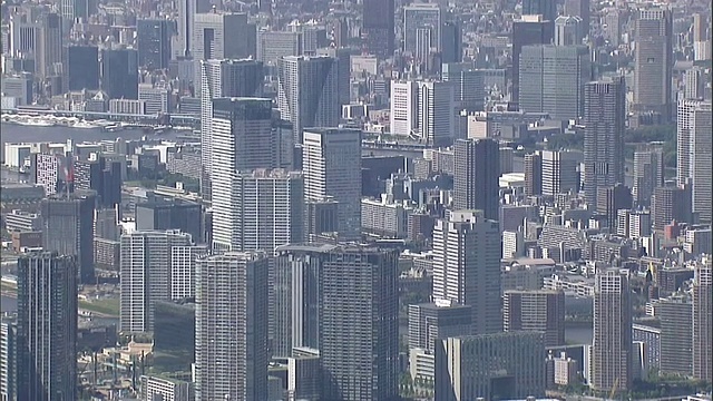 东京湾地区的空中摩天大楼视频素材