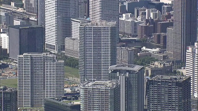 东京湾地区的空中摩天大楼视频素材