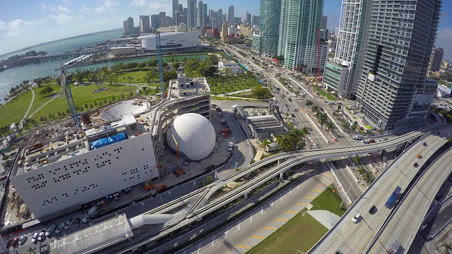 航拍视频迈阿密市中心的建筑工地视频素材