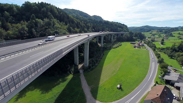 一座高速公路的大桥梁视频素材