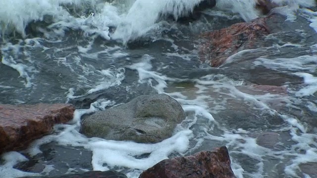 海岸二波浪的背景(HD 1080/50i)视频素材