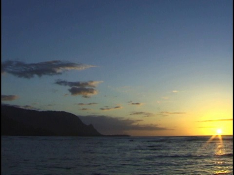 巴厘岛海日落，夏威夷考艾岛视频素材