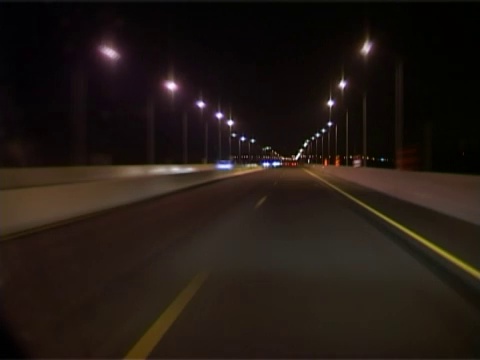 高速公路夜间驾驶延时视频素材