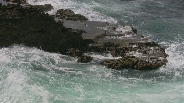 库拉索岛上波涛汹涌的海面视频素材