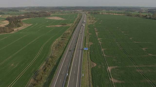 空中飞行德国公路交通视频素材