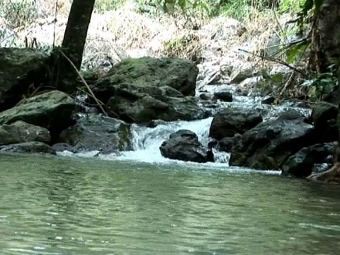 山涧(有声)视频素材