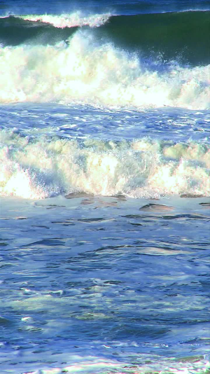 垂直冲浪海浪视频素材