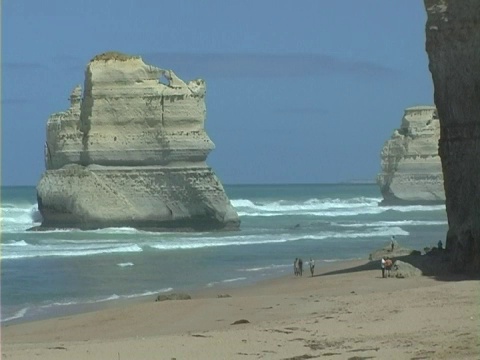 海滩和岩石视频下载