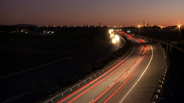 日落时高速公路的时间流逝视频素材