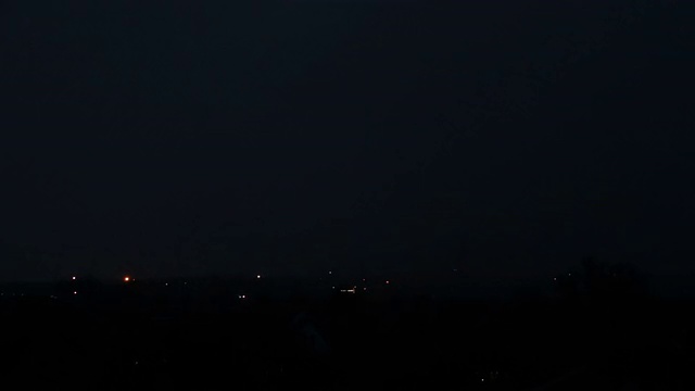 夜间有闪电和雷雨视频素材