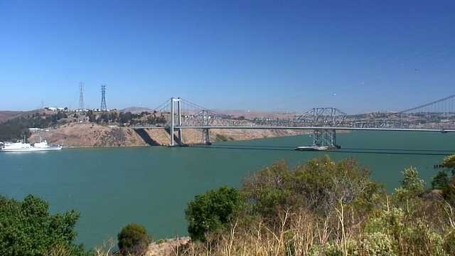 卡奎内斯海峡和大桥视频素材