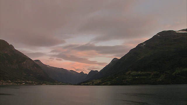 挪威Sognefjord山的日落视频下载