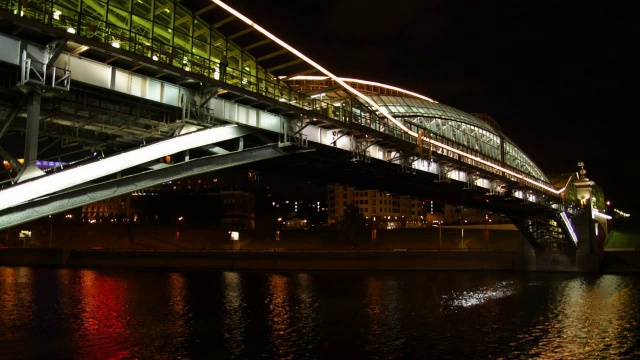 夜景与现代桥梁视频素材