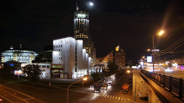 夜晚城市的观点视频素材