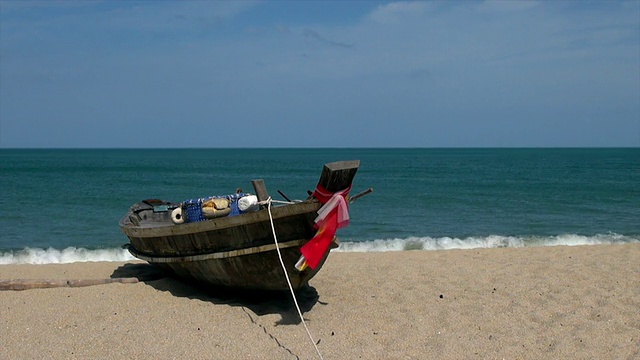 海滩上的装饰船视频下载