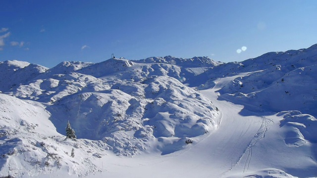 滑雪缆车乘坐视频素材