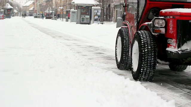 城市街道上的除雪视频素材