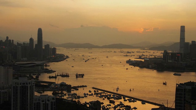 日落时的香港维多利亚港视频素材