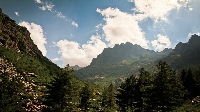 科西嘉岛山云视频素材