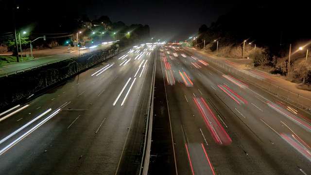 夜间公路交通视频素材