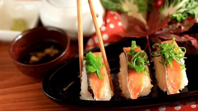 吃寿司寿司。视频素材