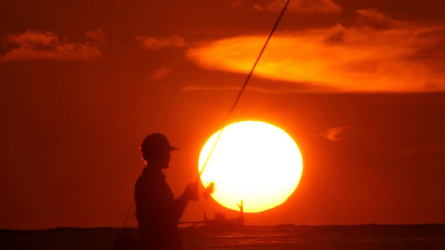 渔夫，夕阳，大海，太阳视频素材