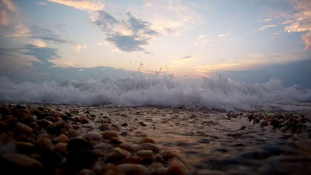 海浪对海岸视频素材