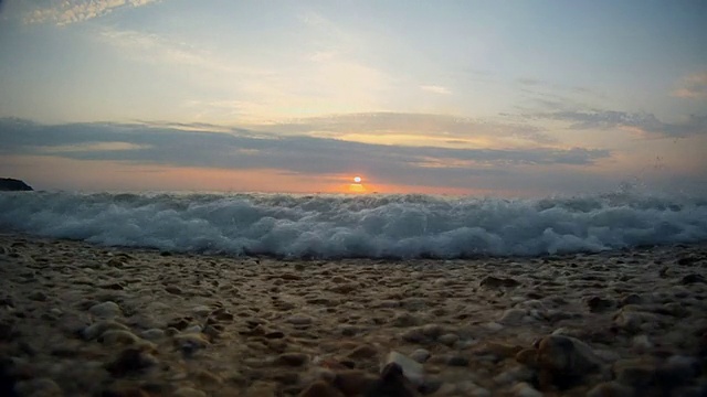 海浪对海岸视频素材