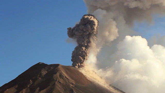 Tungurahua火山喷发视频素材