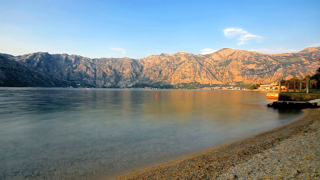 海，山和天空与云视频素材