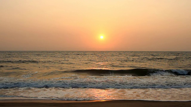 海上日落的晚景视频素材