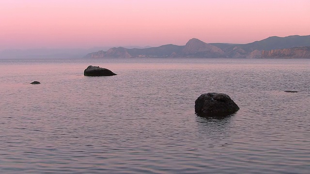 日落时的海岸线。视频素材